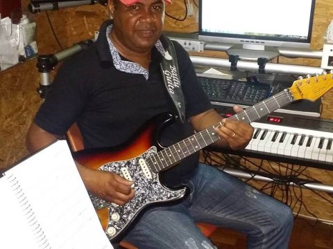 Aulas de violão e guitarra em domicìlio no Bairro Betânia - Ballu Guita-músico freelancer em BH — foto 6