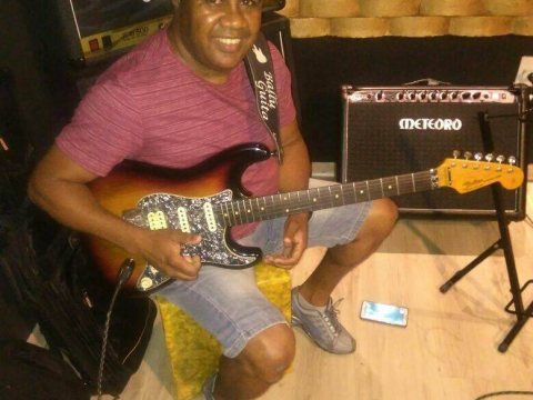 Aulas de violão e guitarra em domicìlio no Bairro Betânia - Ballu Guita-músico freelancer em BH — foto 5